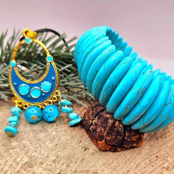 2pcs Turquoise Howlite Pendant And Chunky Cuff Bracelet Set - Picture 4 of 10